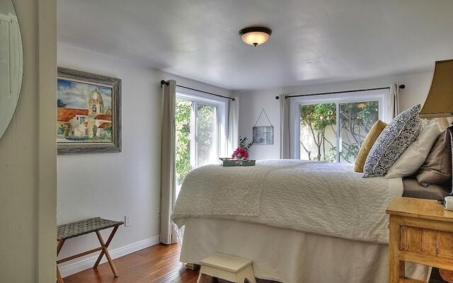 Summerland Ocean View Cottage by RedAwning
