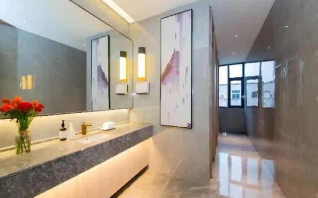 Echeng Hotel Huanggang Wanda Plaza City Museum