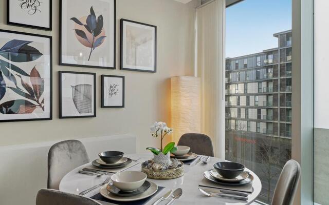 Contemporary, Modern, 2-Bed Apt, Prime Central MK