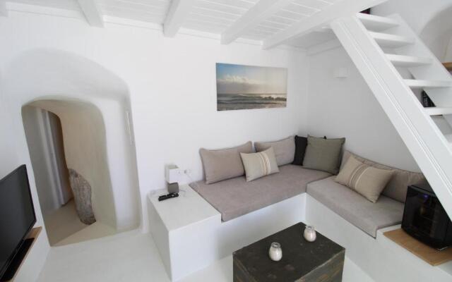 Astrea Suites Notus Dome House
