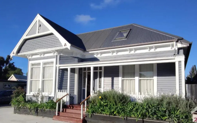 5 Large Bedroom Villas Suitable for 10People (CBD)