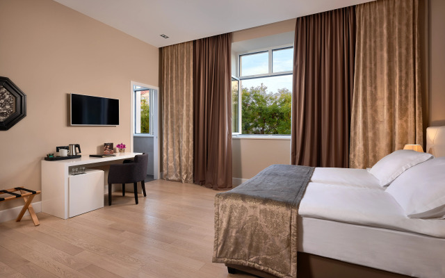 Cornaro Hotel