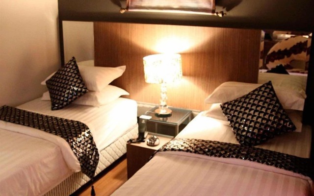 Arenaa Deluxe Boutique Hotel