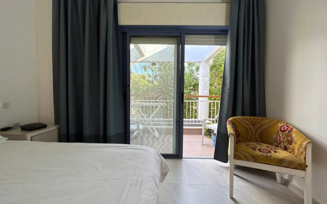 Royal Park - Paul's Place