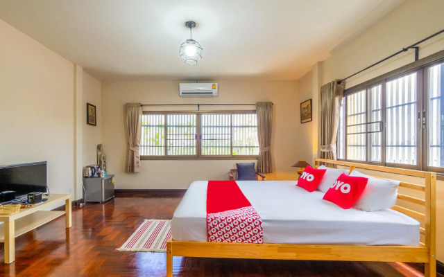 Chom's House at Sapanmai by Oyo Rooms