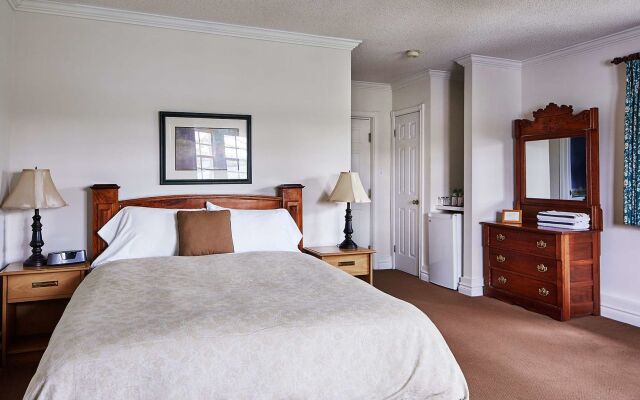 Sir Sam's Inn & Waterspa - Adults Only