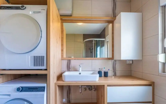 Villa Dvor Comfortable Holiday Residence