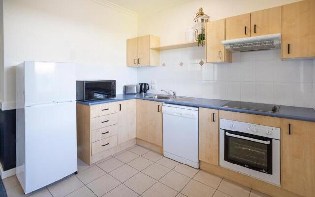 Hawkesbury Race Club Motel