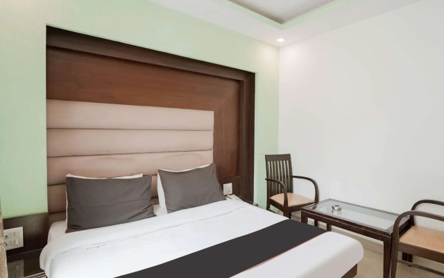 Oyo 79847 Collection O Hotel LS
