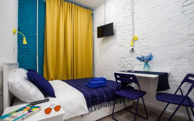 Guests Love on Rubinsteina