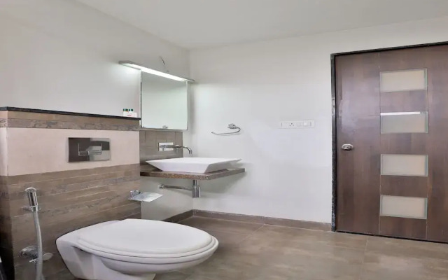 OYO 15508 Shreeji Sangeet Apartments