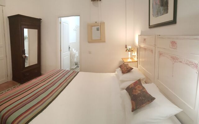 Los Canaritos Guest-House