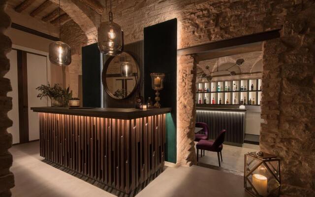 Times Suites & Bar