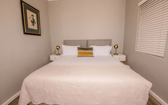 Corner House Residence