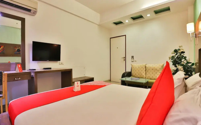 OYO 13372 Hotel Laksh Residency