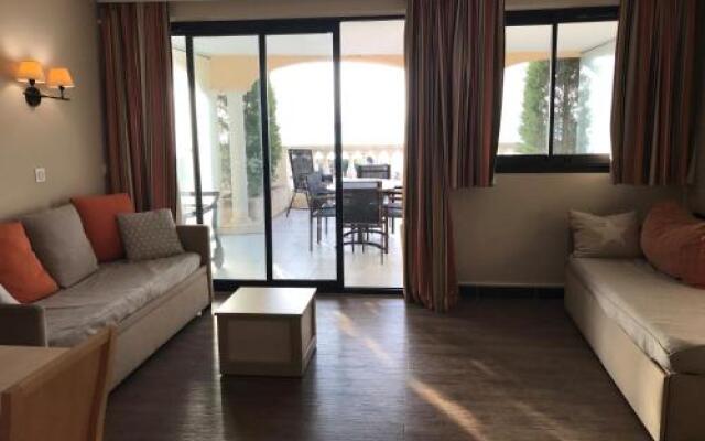 2/3 PiãˆCes, Vue Mer Et Piscine