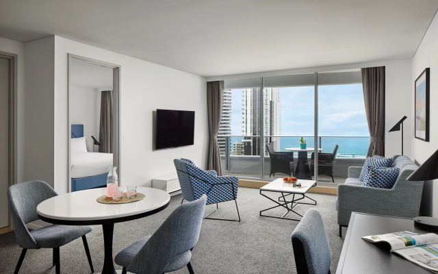 Meriton Suites Broadbeach, Gold Coast – Guest Rooms – Gold Coast