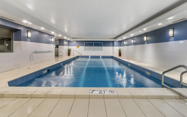 Best Western Plus Chocolate Lake Hotel