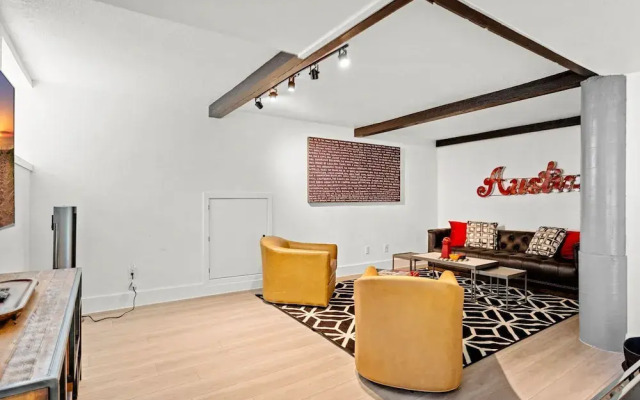 Style & Serenity - Steps Away From South Congress