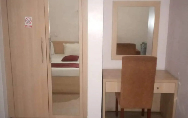 Ozom Hotel