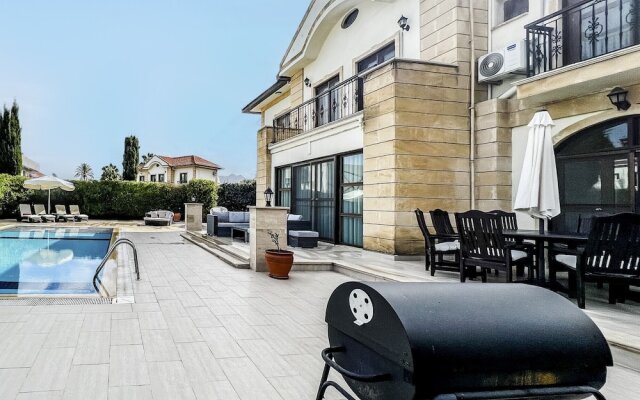 Villa With Private Pool and Backyard in Lapta
