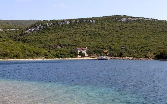 Peaceful 2-bedroom Robinson House Orca