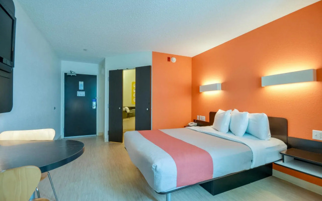 Motel 6 Biloxi, MS - Beach