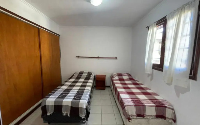 Amplio duplex a 400 metros de la playa