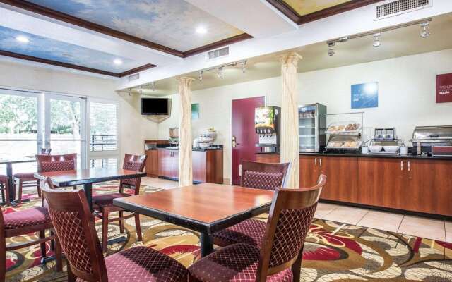 Comfort Suites Bakersfield