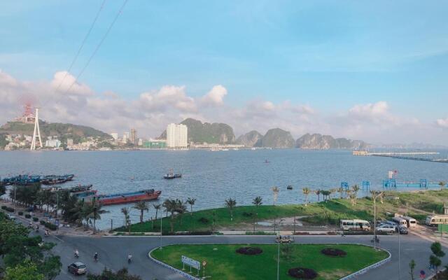 Vincent Halong Hotel