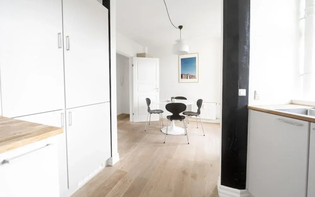 Beautiful 2-bed Apartment