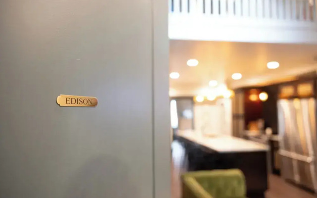 The Gas Lamp Hotel - 3BR Suite -Edison