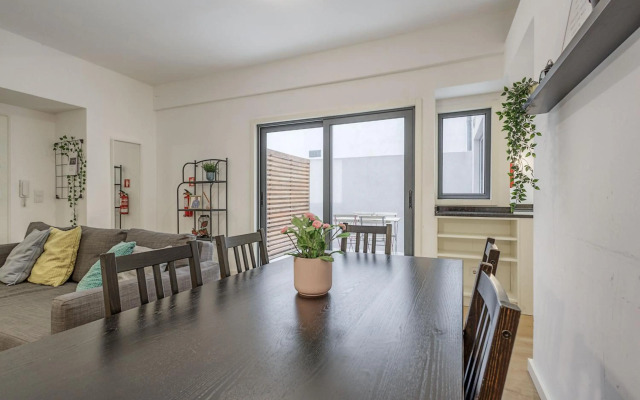 Travel and Live Apartments