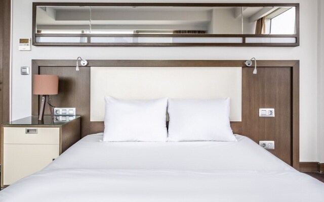 Sleek Residence Flat in Maltepe