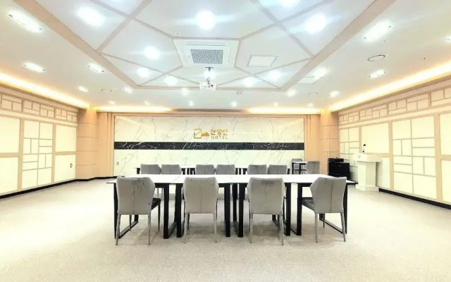 Sanbangsan Hotel