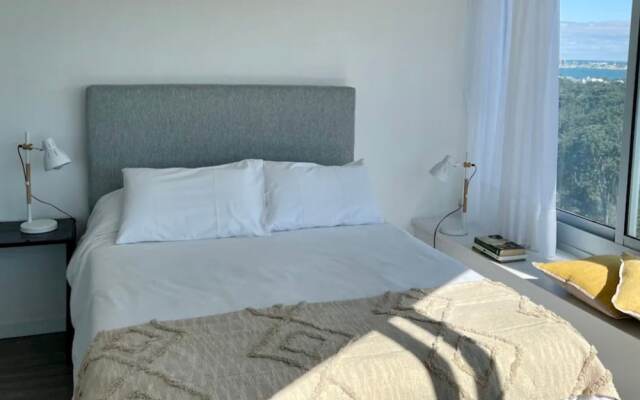 2 bed apartment Ocean Drive Country Bldg