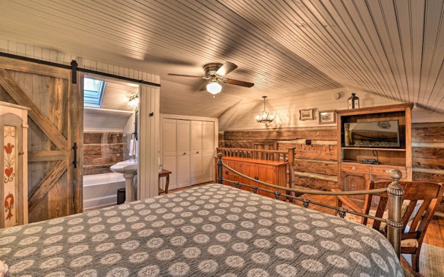 Cabin Near Boone w/ Hot Tub & Mountain Views