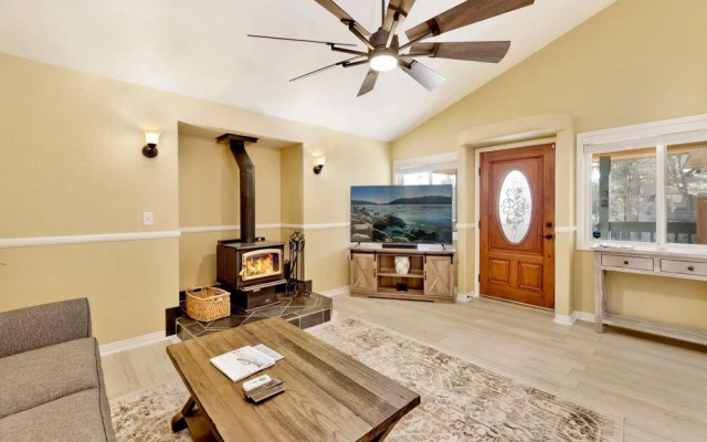 Ultra Modern Retreat by Big Bear Vacations