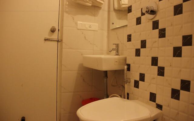 OYO 6447 Samasth Rooms And Suites