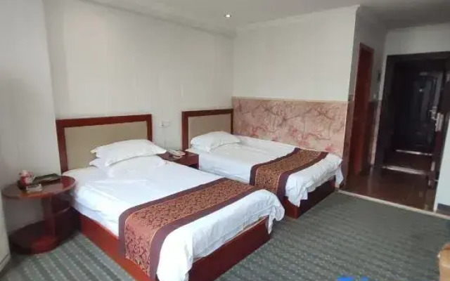 Tongxiang Holly Hotel