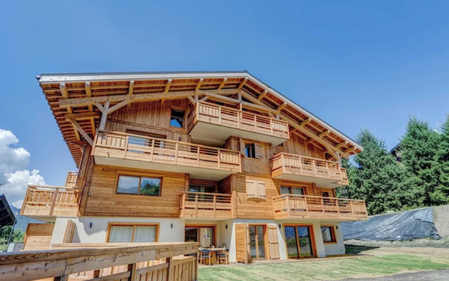 Ideal 3 Bedroom Apartment With 200m2 Garden