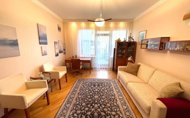 5th Line Apartment, 300m to the beach