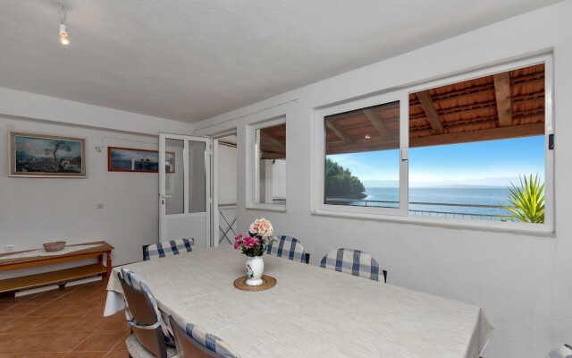 Apartments Robinzon Milivoj