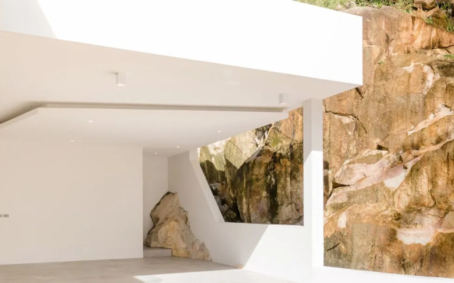 Yamu Hills Panoramic Ocean View 6 Bed Luxury Vila