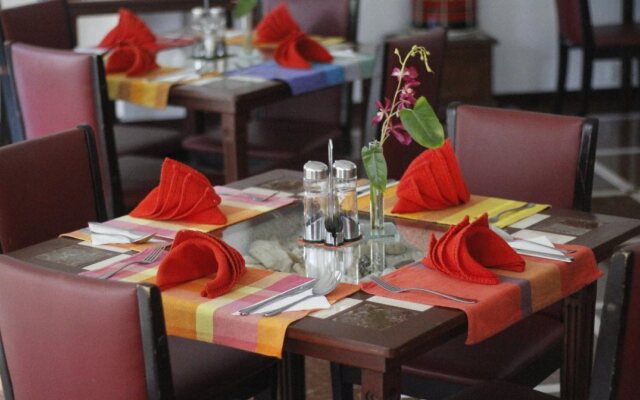 Le Vieux Nice Inn