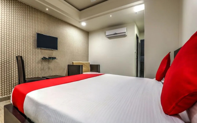 Oyo 14859 Ulavacharu Hotels