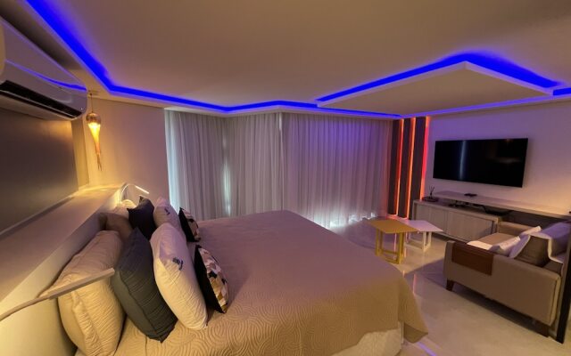 SEAFLATS Iate Plaza Hotel