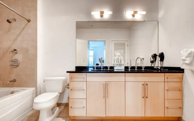 Global Luxury Suites at Park Crest Lofts