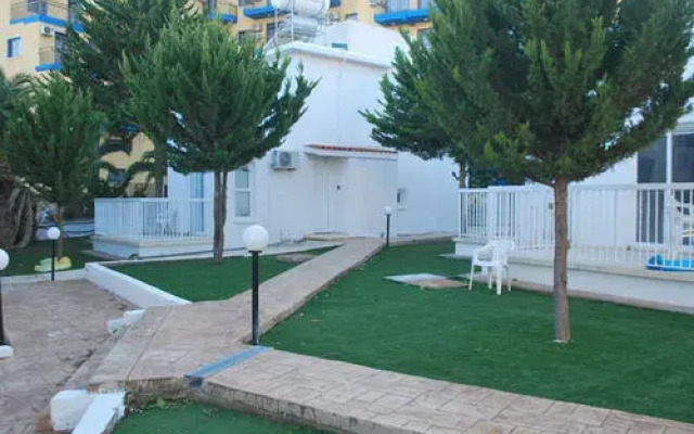 Flisvos Beach Apartments