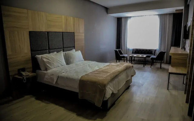 Bayraktepe Snow Hotel